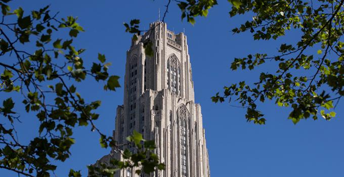 Cathedral of Learning on sunny day